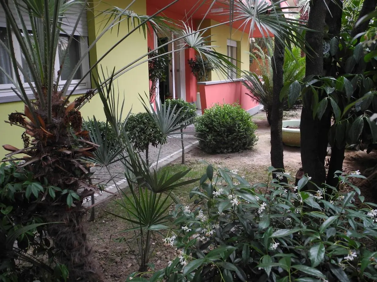 ריצ'יונה Villa Chiara Appartamenti 0*,  איטליה